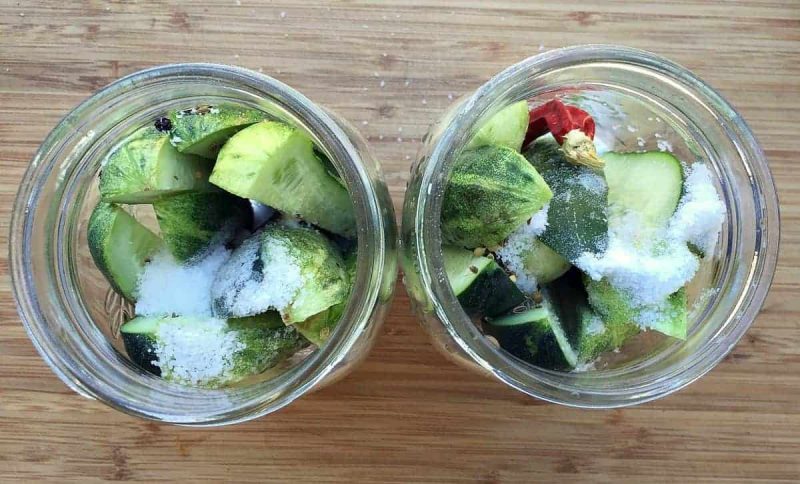 pickling cucumbers in jar