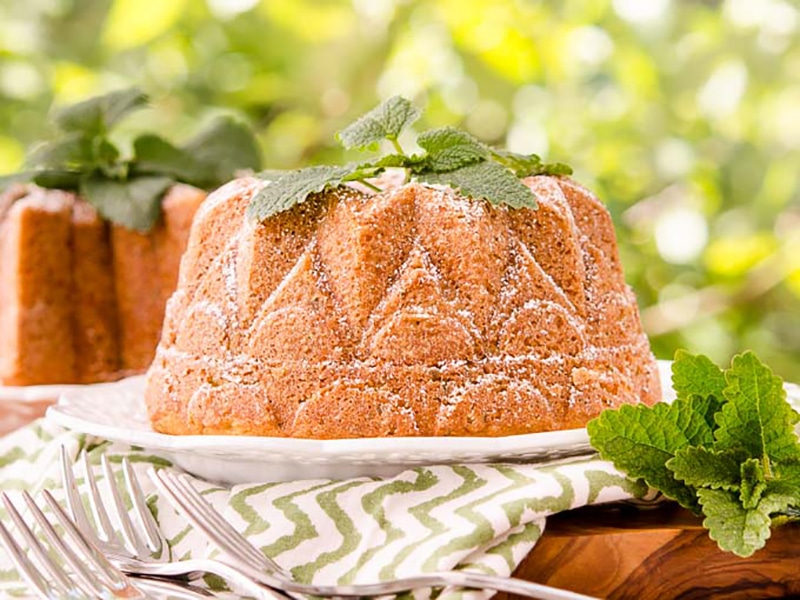 lemon balm bundt cake