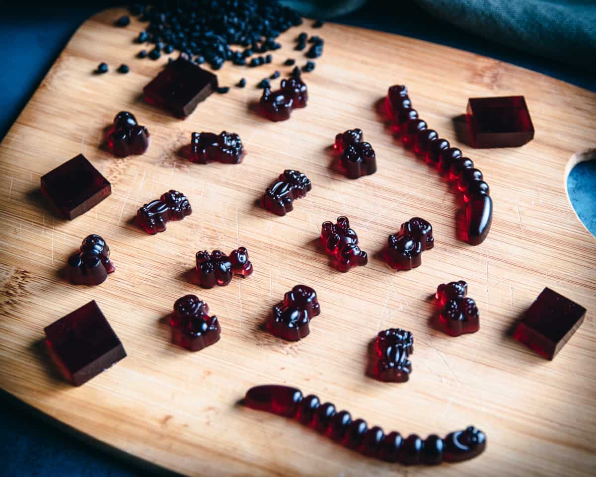 different shapes of elderberry gummies